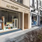Lease Mobility L Champs-Elysee & Eiffel View L Triplex 2Br & Rooftop