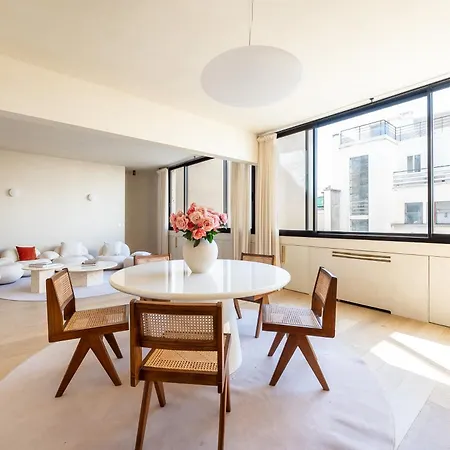 Lease Mobility L Champs-elysee & Eiffel View L Triplex 2br & Rooftop Apartment *