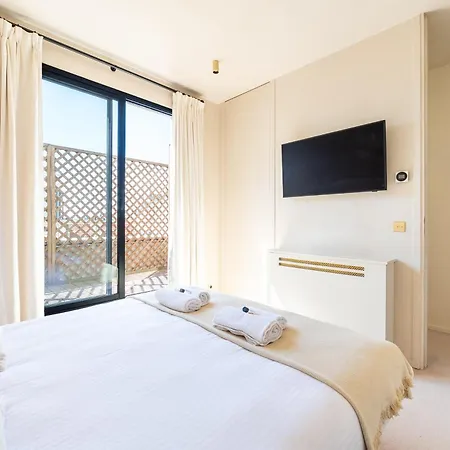 Lease Mobility L Champs-elysée&eiffel View L Triplex 2br&rooftop Appartamento