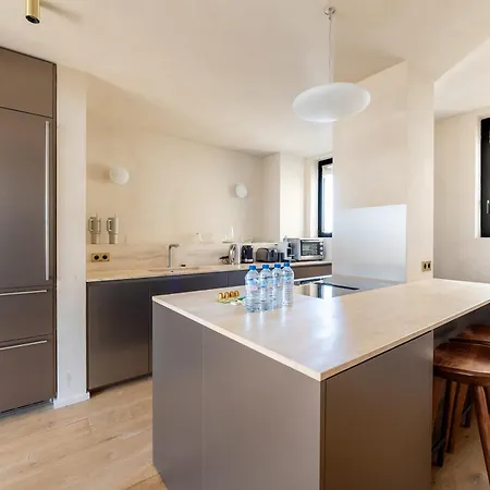 Lease Mobility L Champs-elysée&eiffel View L Triplex 2br&rooftop
