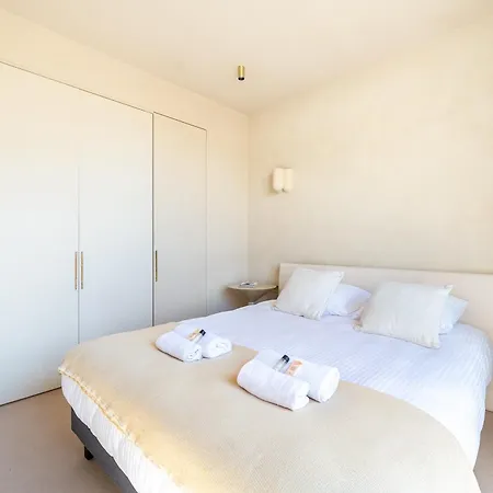 Apartment Lease Mobility L Champs-elysee & Eiffel View L Triplex 2br & Rooftop